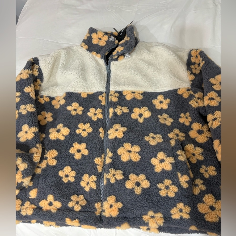 Aelfric Eden Sherpa Zip-up Size medium NWT